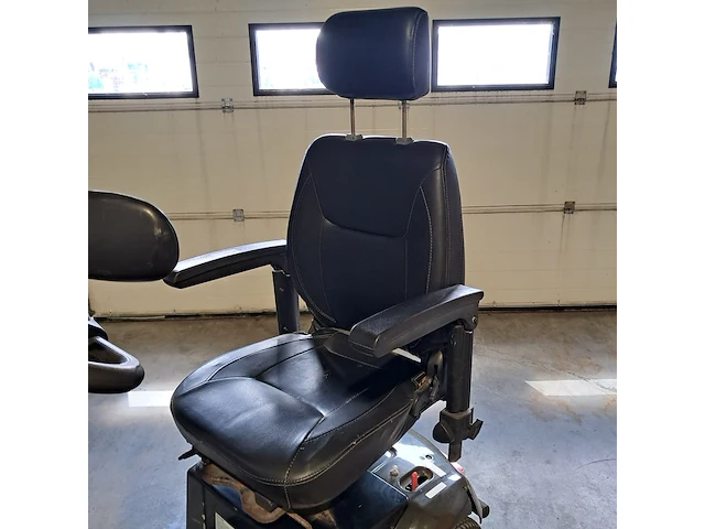 Scootmobiel, zwart - afbeelding 12 van  14