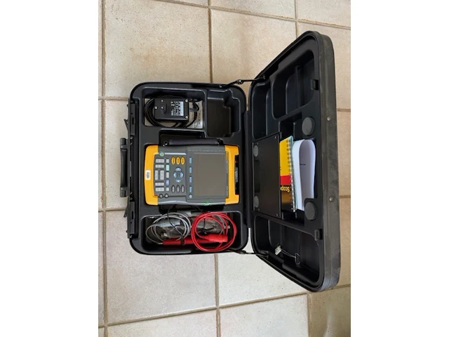 Scope meter, 2 kanaals compleet met koffer, meet probes en snoeren, fluke, 192b , geel - afbeelding 7 van  8