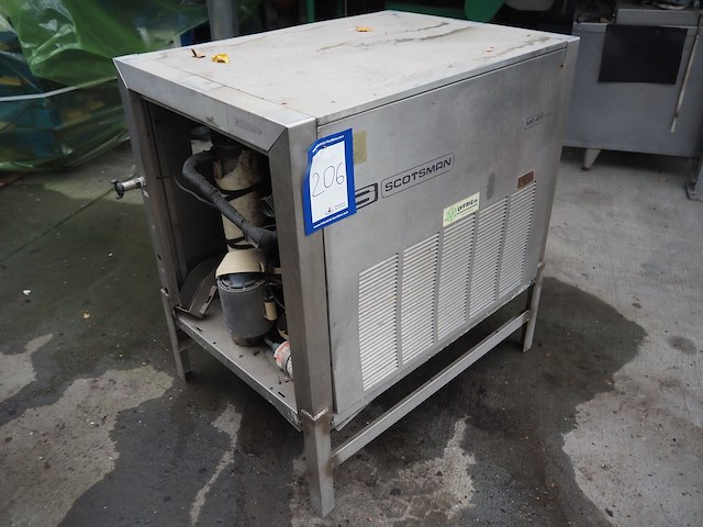 Scotsman - afbeelding 1 van  9