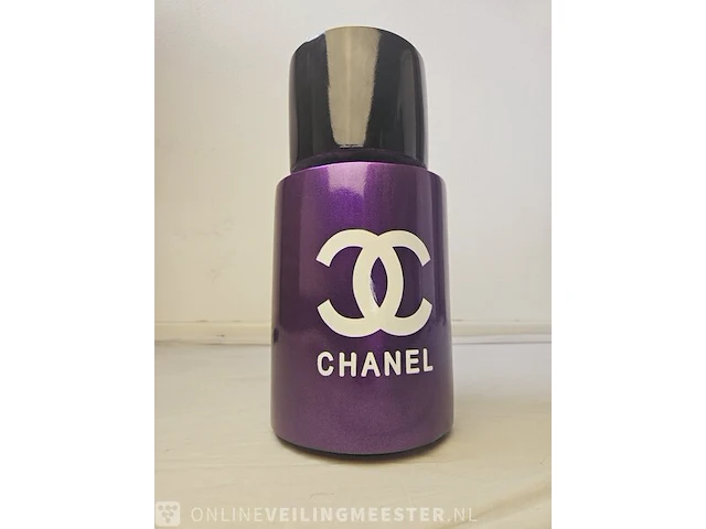 Sculptuur - chanel nagellak pot xxl - cobra art gallery - afbeelding 1 van  5