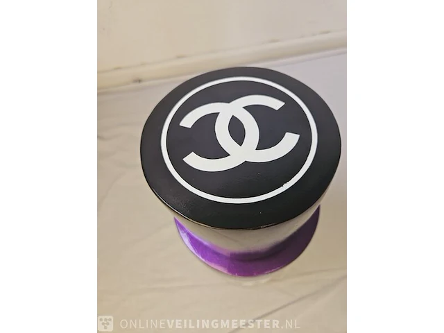 Sculptuur - chanel nagellak pot xxl - cobra art gallery - afbeelding 4 van  5