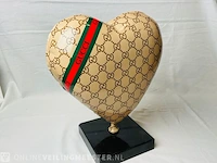 Sculptuur - gucci heart - cobra art galery
