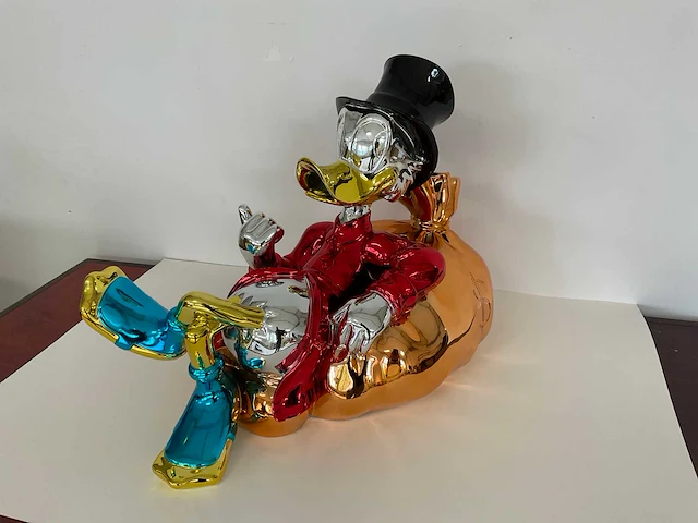 Sculptuur “dagobert duck” - afbeelding 1 van  6