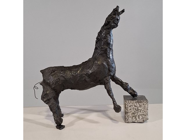 Sculptuur, ger lataster, paard - afbeelding 1 van  8