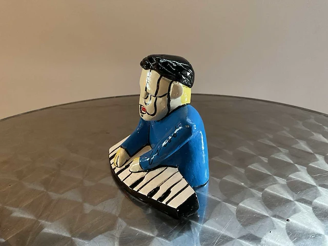 Sculptuur herman brood “piano” - afbeelding 3 van  5