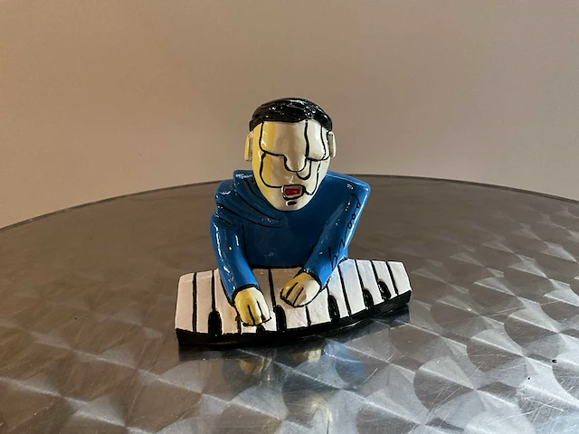Sculptuur herman brood “piano” - afbeelding 1 van  5