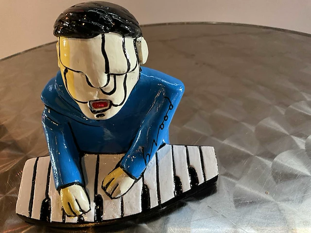 Sculptuur herman brood “piano” - afbeelding 2 van  5