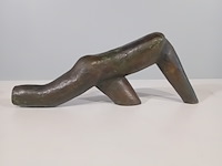Sculptuur, tine van de weyer, met één been slepend, 2001 - afbeelding 4 van  6