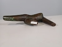 Sculptuur, tine van de weyer, met één been slepend, 2001 - afbeelding 6 van  6