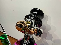 Sculptuur van apple pop the champagne - afbeelding 2 van  5