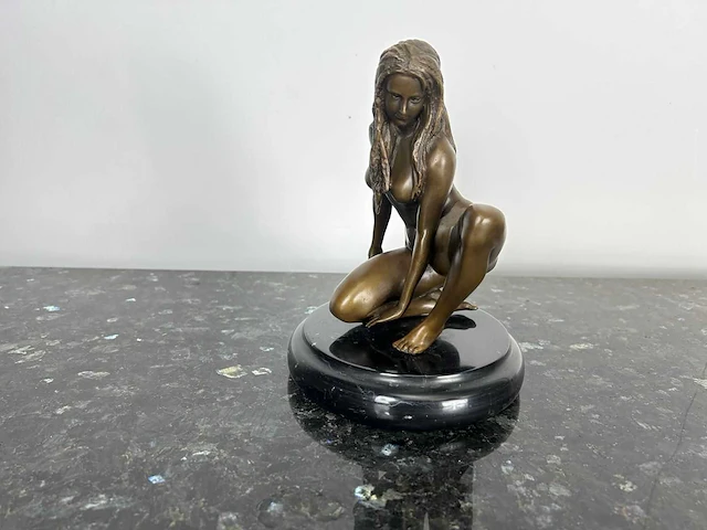 Sculptuur - afbeelding 1 van  2