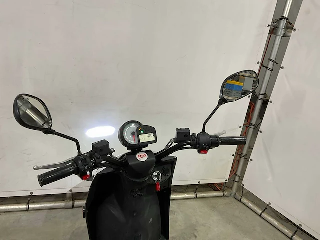 Scutum - snorscooter - e-scooter - afbeelding 2 van  18