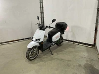 Scutum - snorscooter - e-scooter - afbeelding 1 van  18