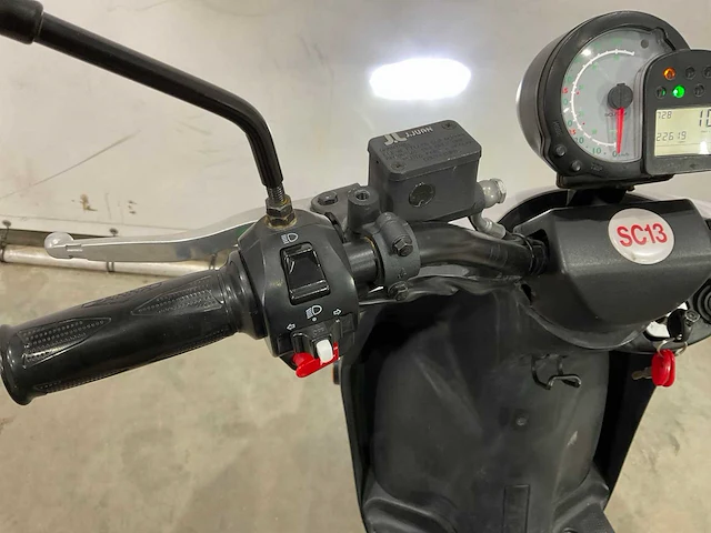 Scutum - snorscooter - e-scooter - afbeelding 15 van  18