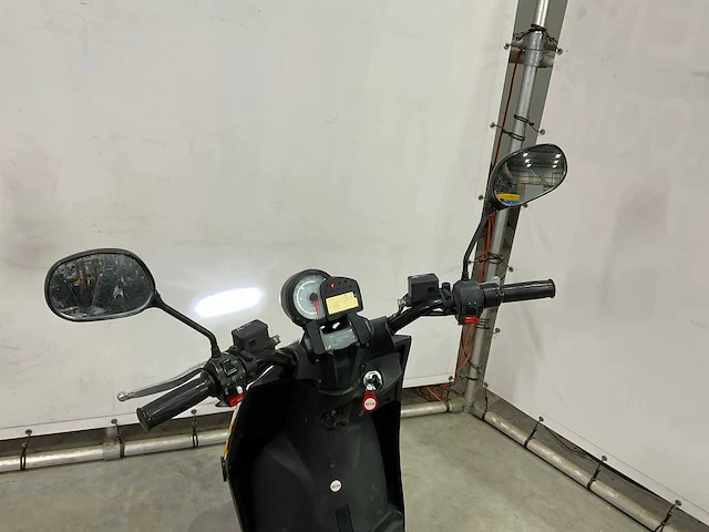 Scutum - snorscooter - e-scooter - afbeelding 3 van  17