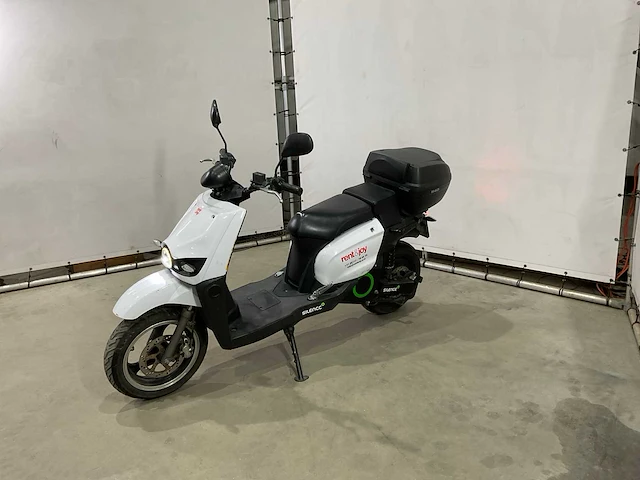 Scutum - snorscooter - e-scooter - afbeelding 1 van  17
