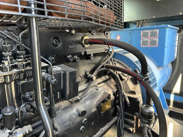 Sdmo - 2002 - gs375k - stroomgenerator 375kva - afbeelding 4 van  24
