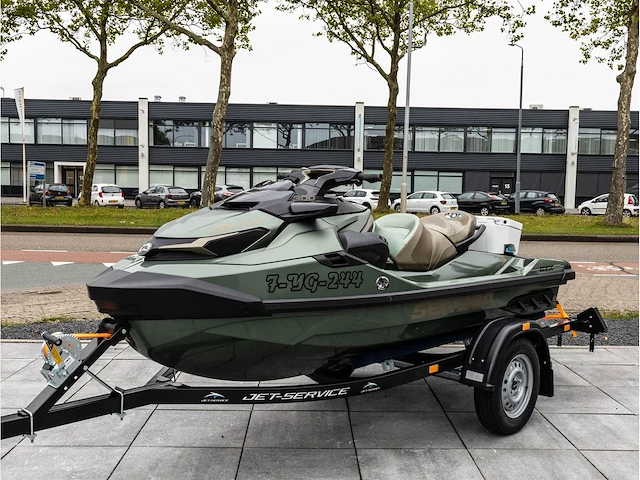 Sea-doo gtx limited 300 idf 3-persoons 2023 audio metallic inclusief trailer (4 vaaruren) - afbeelding 4 van  32