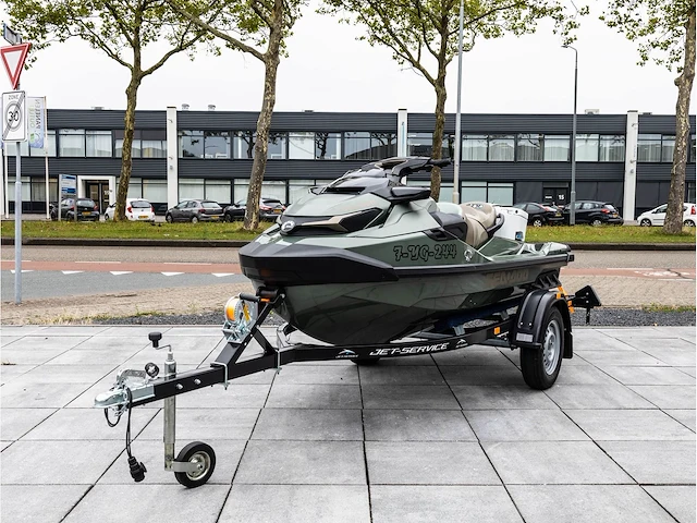 Sea-doo gtx limited 300 idf 3-persoons 2023 audio metallic inclusief trailer (4 vaaruren) - afbeelding 5 van  32