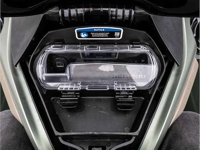 Sea-doo gtx limited 300 idf 3-persoons 2023 audio metallic inclusief trailer (4 vaaruren) - afbeelding 9 van  32
