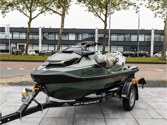 Sea-doo gtx limited 300 idf 3-persoons 2023 audio metallic inclusief trailer (4 vaaruren) - afbeelding 1 van  32