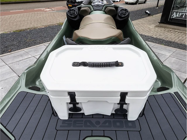Sea-doo gtx limited 300 idf 3-persoons 2023 audio metallic inclusief trailer (4 vaaruren) - afbeelding 13 van  32