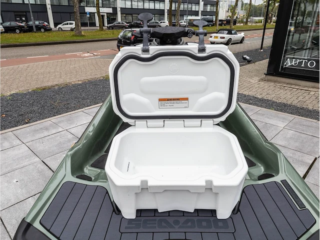 Sea-doo gtx limited 300 idf 3-persoons 2023 audio metallic inclusief trailer (4 vaaruren) - afbeelding 14 van  32