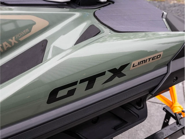 Sea-doo gtx limited 300 idf 3-persoons 2023 audio metallic inclusief trailer (4 vaaruren) - afbeelding 18 van  32