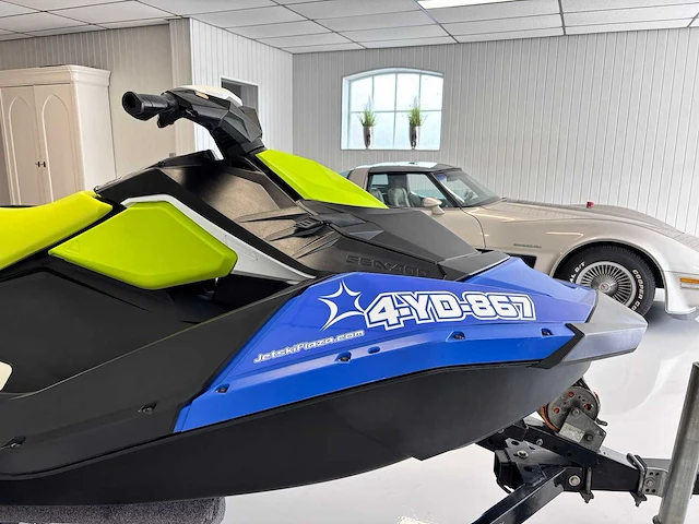 Seadoo - spark - rotax - 85 uur - waterscooter + aanhanger - afbeelding 4 van  12