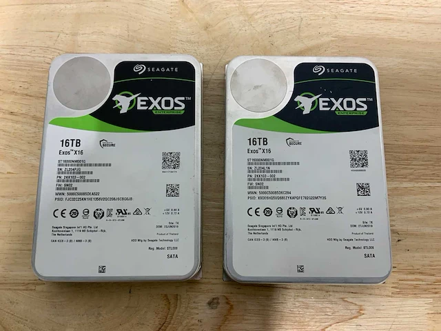 Seagate exos sata interne hdd 16tb (2x) - afbeelding 1 van  3