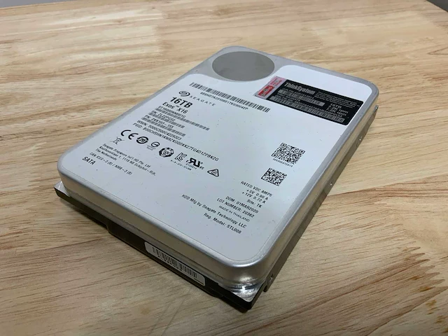 Seagate exos x16 hdd 3,5” 16 tb interne hardeschijf - afbeelding 1 van  6