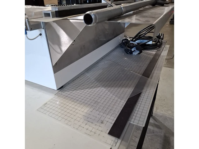 Sealmachine op tafel, criss cross - afbeelding 3 van  13