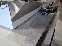 Sealmachine op tafel, criss cross - afbeelding 3 van  13