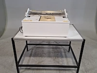 Sealmachine op tafel, criss cross - afbeelding 1 van  13