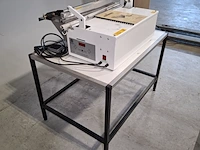 Sealmachine op tafel, criss cross - afbeelding 6 van  13
