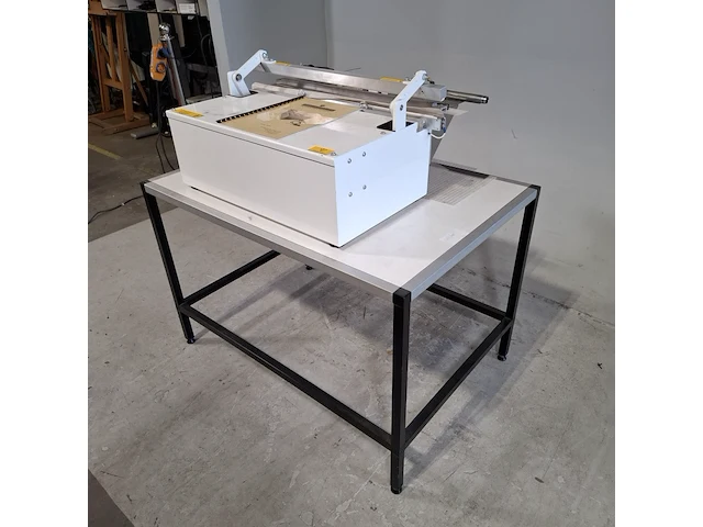 Sealmachine op tafel, criss cross - afbeelding 7 van  13