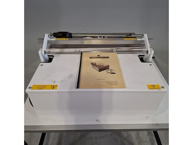 Sealmachine op tafel, criss cross - afbeelding 8 van  13