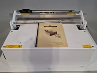 Sealmachine op tafel, criss cross - afbeelding 8 van  13