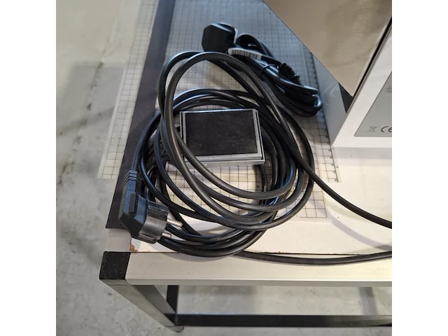 Sealmachine op tafel, criss cross - afbeelding 13 van  13