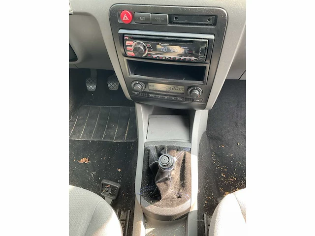 Seat - 2003 - ibiza - 47-nl-nb - afbeelding 13 van  34
