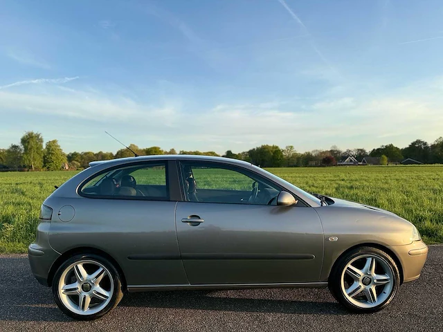Seat - 2005 - ibiza - 1.4-16v reference - 68-rv-nf - afbeelding 10 van  11