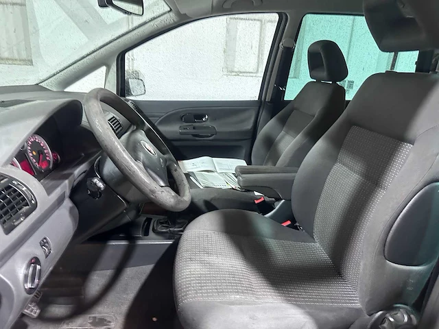 Seat - alhambra - 1.8-20v turbo - export registration (50-hdr-5) - afbeelding 9 van  23