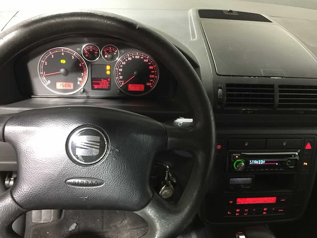 Seat - alhambra - 2.0 automaat stella - 94-pd-bv - afbeelding 2 van  12
