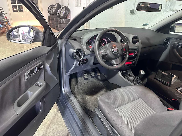 Seat - ibiza - 1.4-16v last ed. i - rs-837-l - afbeelding 17 van  17