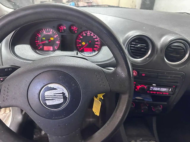 Seat - ibiza - 1.4-16v stella - 36-nn-nl - afbeelding 2 van  19