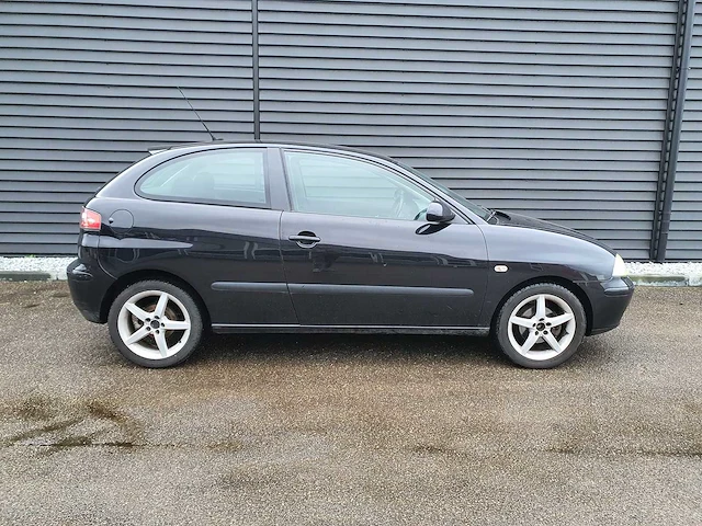 Seat - ibiza - personenauto - afbeelding 20 van  22