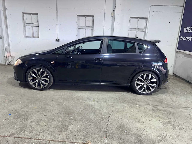 Seat - leon - 1.4 tsi dynamic st. - 22-jdt-3 - afbeelding 17 van  23