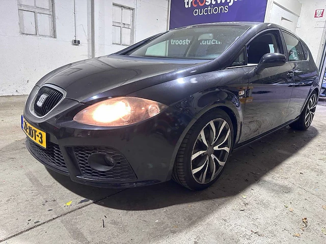 Seat - leon - 1.4 tsi dynamic st. - 22-jdt-3 - afbeelding 1 van  21