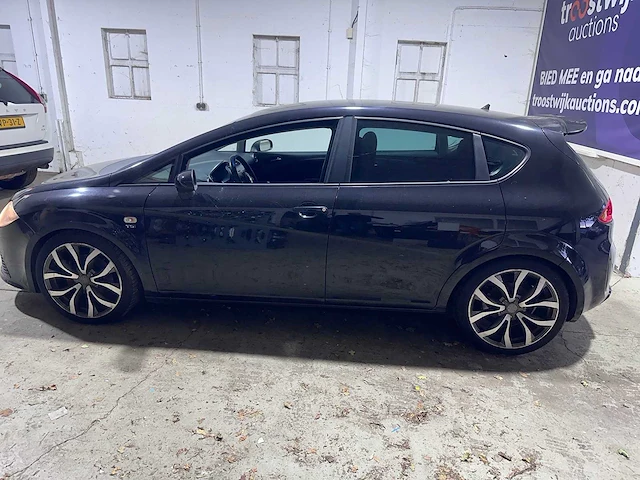 Seat - leon - 1.4 tsi dynamic st. - 22-jdt-3 - afbeelding 2 van  21