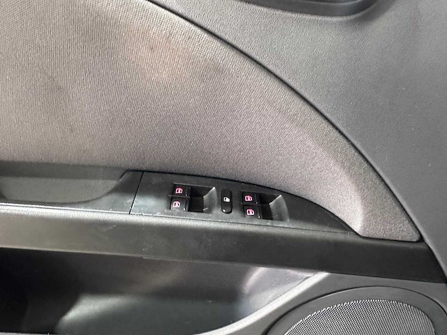 Seat - leon - 1.4 tsi dynamic st. - 22-jdt-3 - afbeelding 4 van  23